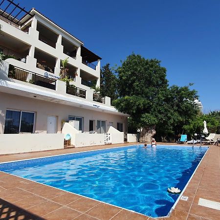 Homesweethome Paphos Bagian luar foto